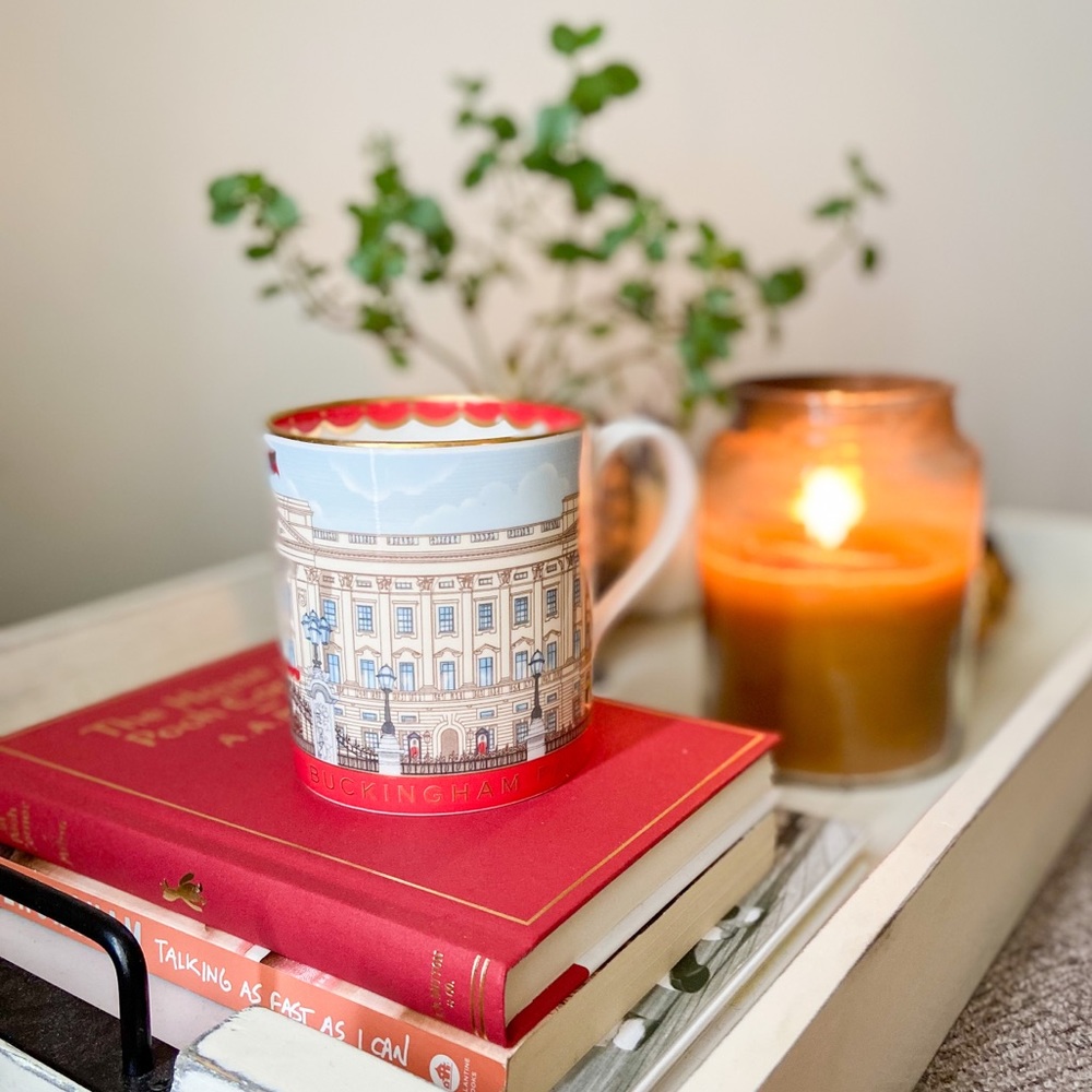 Buckingham Palace souvenir mug